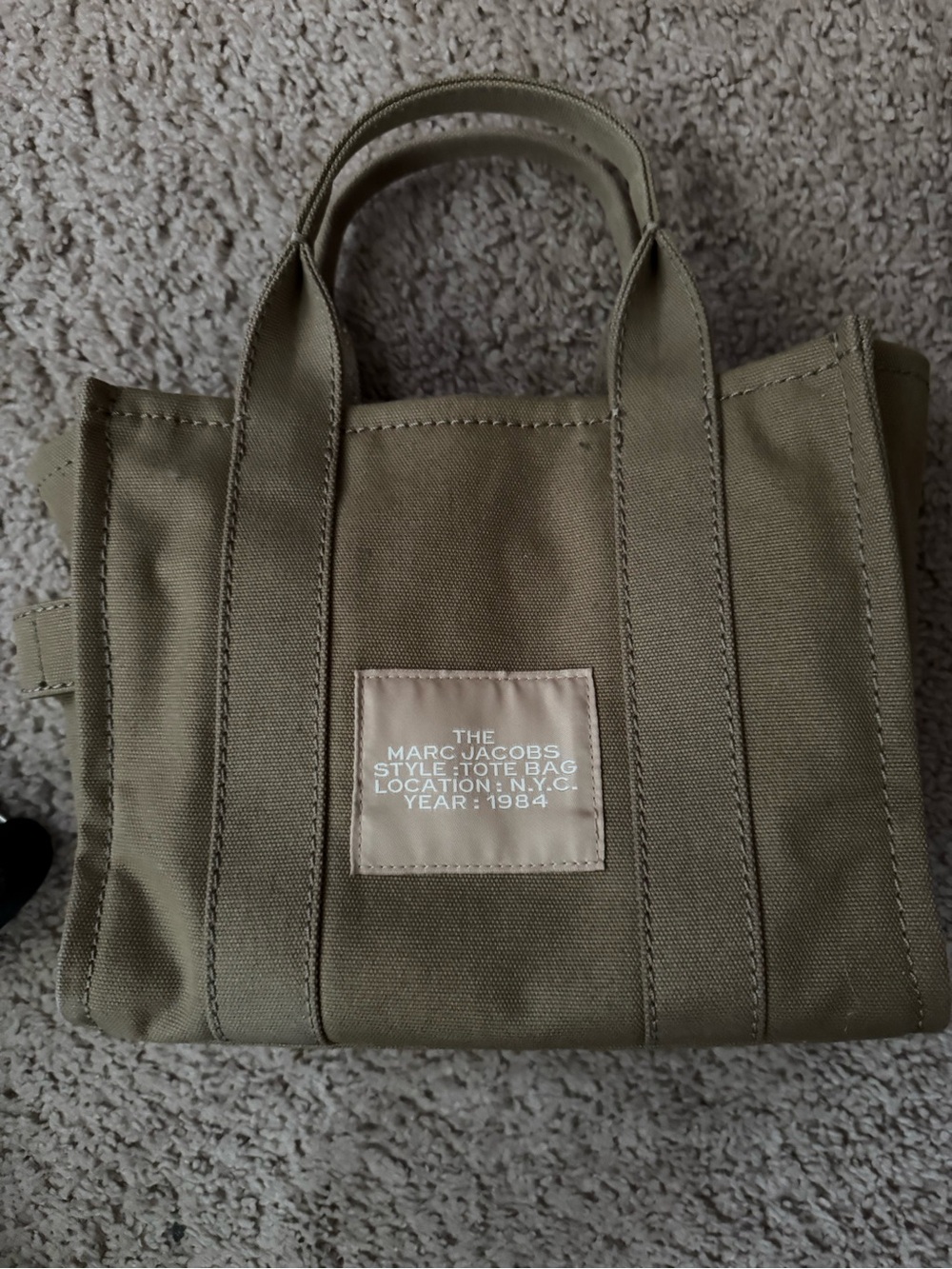 Marc Jacobs The Tote Bag - SMALL - Picture 2 of 6